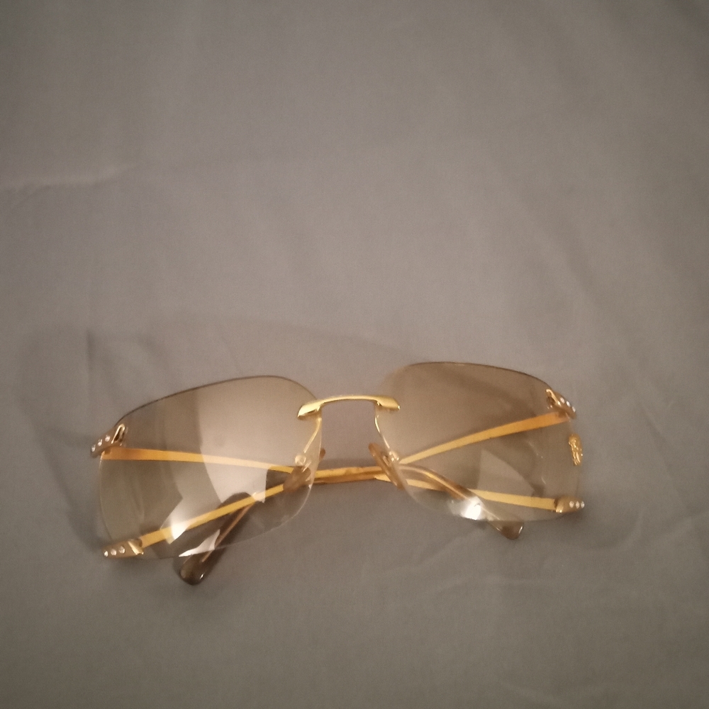 😍🔥100%AUTHENTIC VERSACE shades 🔥😍